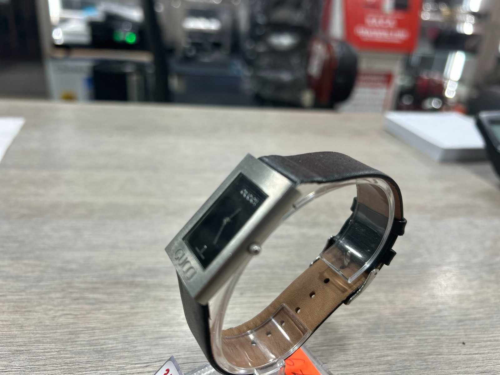 Продава се оригинален часовник GUCCI