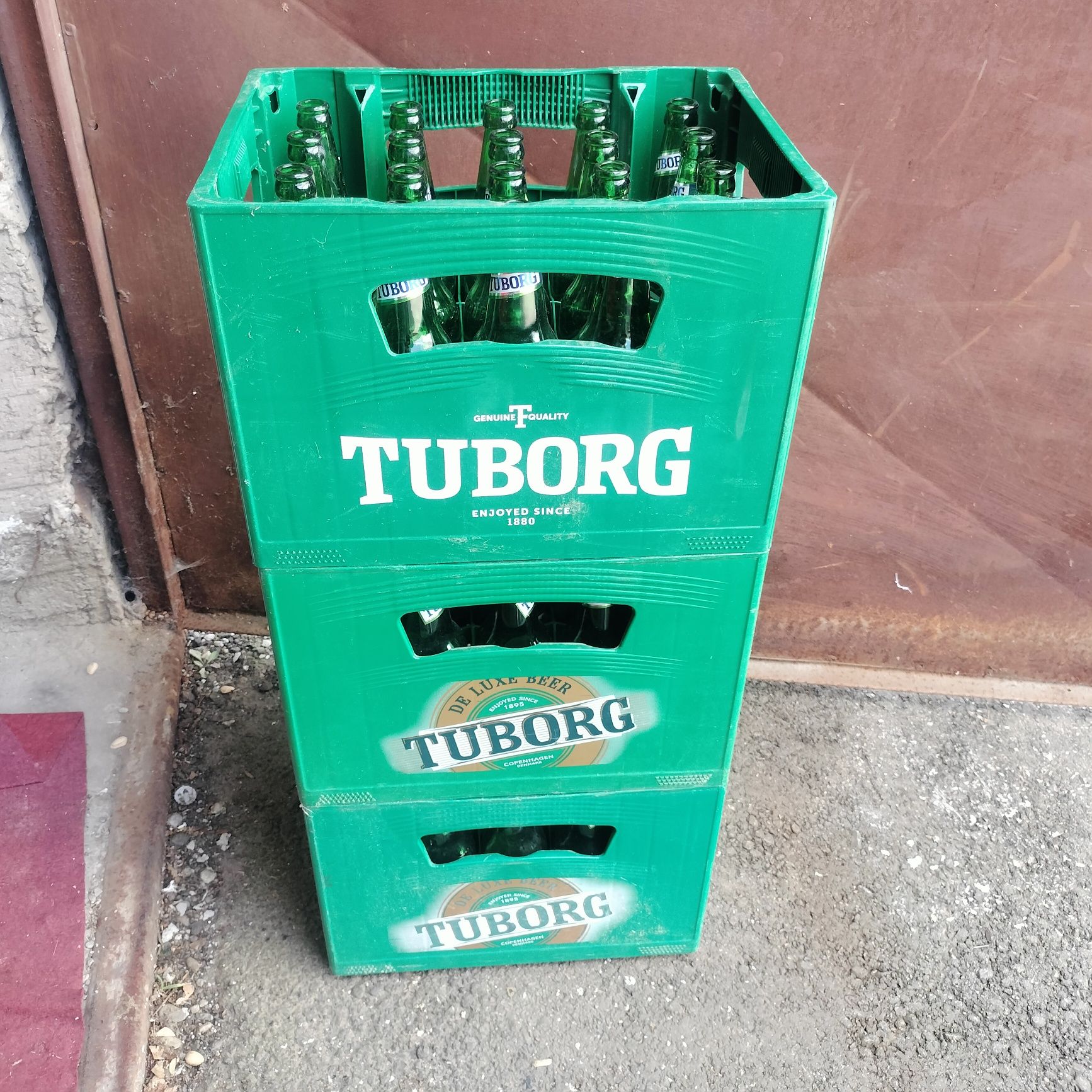 Navetă cu sticle Tuborg