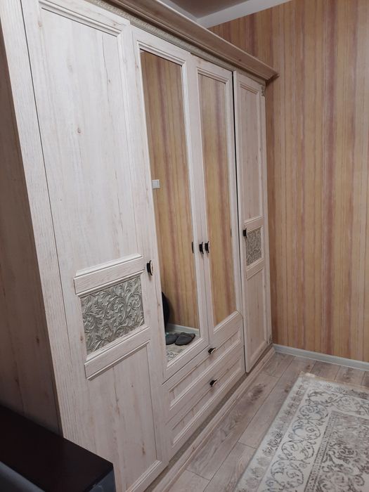 Продам шкаф бежевый