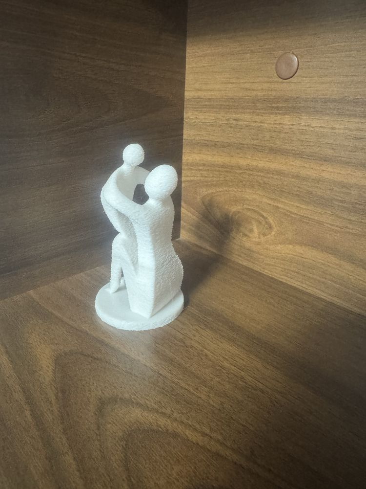 Figurina/statueta mama si copilul - ideala pentru ziua mamei