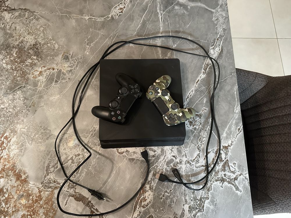 Ps4 slim с два джойстика