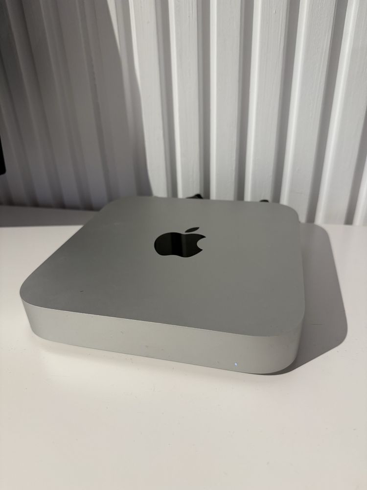 Mac Mini PC Apple M2, 8 nuclee CPU and 10 nuclee GPU, 8GB, 256GB SSD