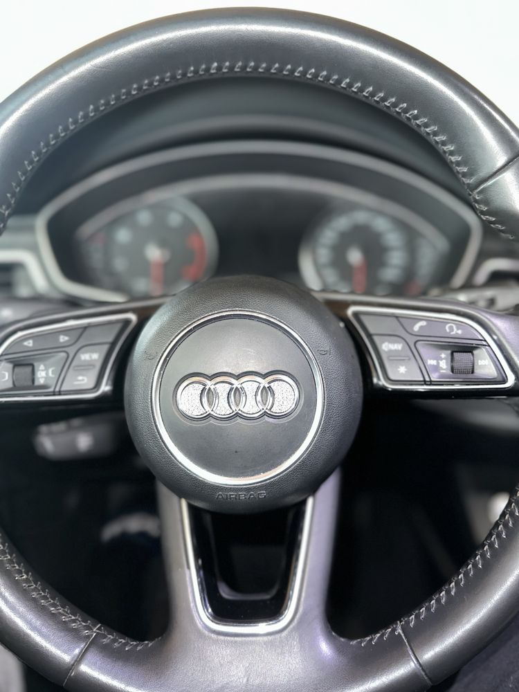 Ornamente sigla Audi diamante