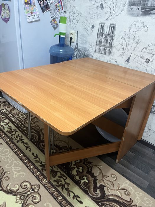 Продам раскладной обеденный стол в хорошем состоянии
