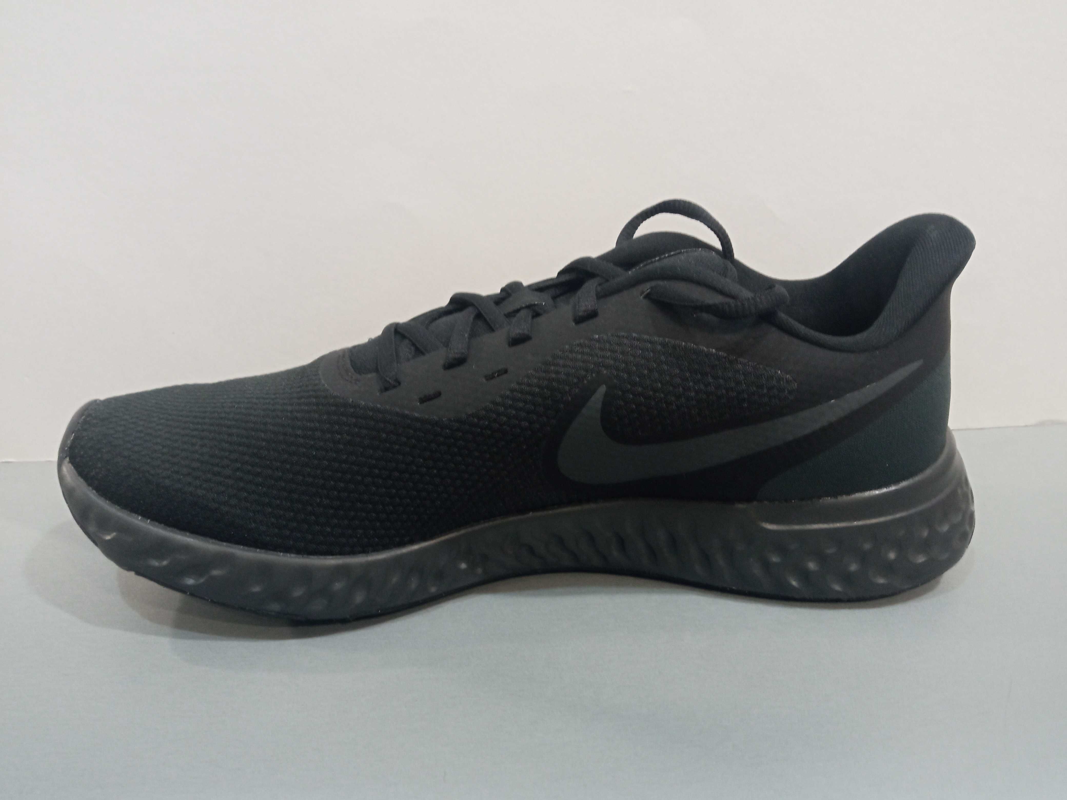 Nike Revolution N40,42,43 и N45,5.Летни маратонки .Нови.Оригинал.