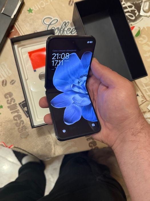 Xiaomi Mix Flip 12 GB RAM
