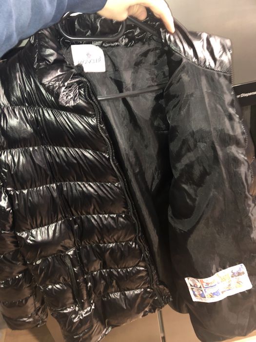 Яке Moncler размер S (отговаря на М) носено по малко от месец
