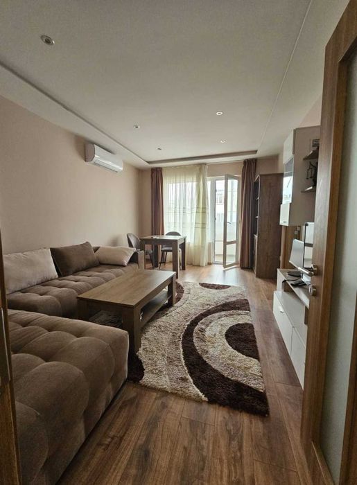 Тристаен Апартамент в Тракия