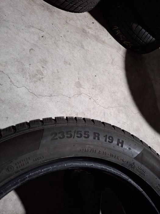 2 Anvelopele de iarnă 235 55 r19H Continental