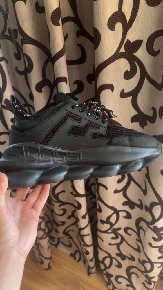 versace chain reaction