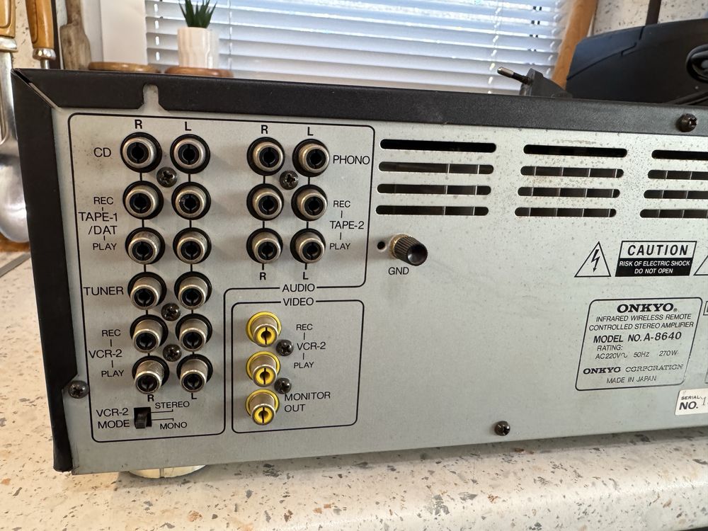 Onkyo A-8640 Стерео