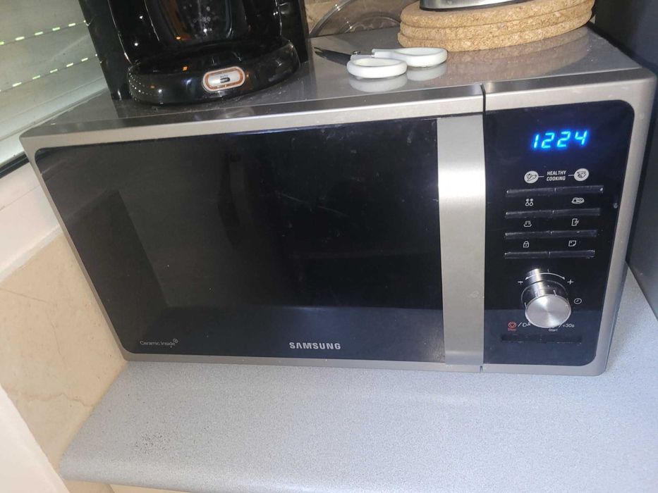 Cuptor cu microunde Samsung MS23F301TAK, 23 l, 800 W, Digital, Negru