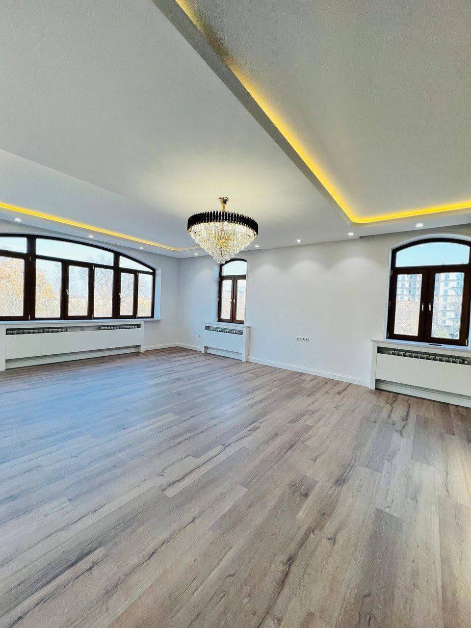 Продаётся 5/5/8 НОВОСТРОЙКА 221м² ор-р: 7 Пятниц, Финанс. Институт