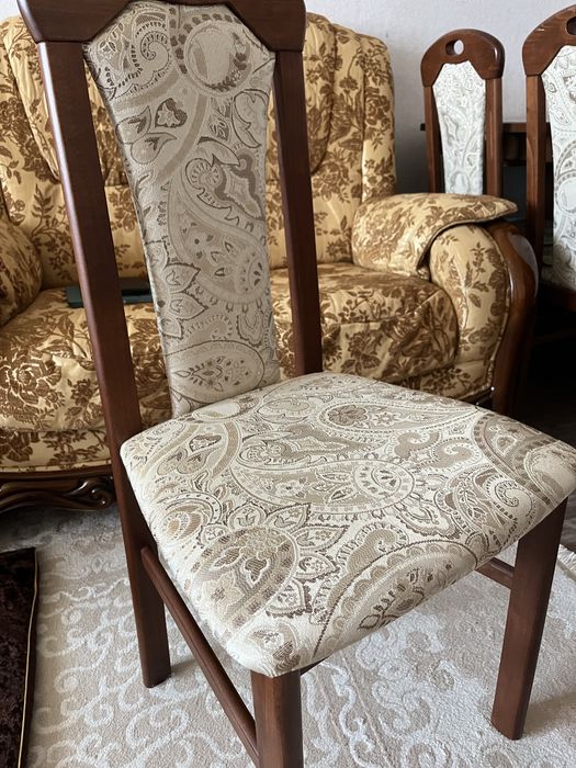 Продам 10 стульев в идеальном состоянии!