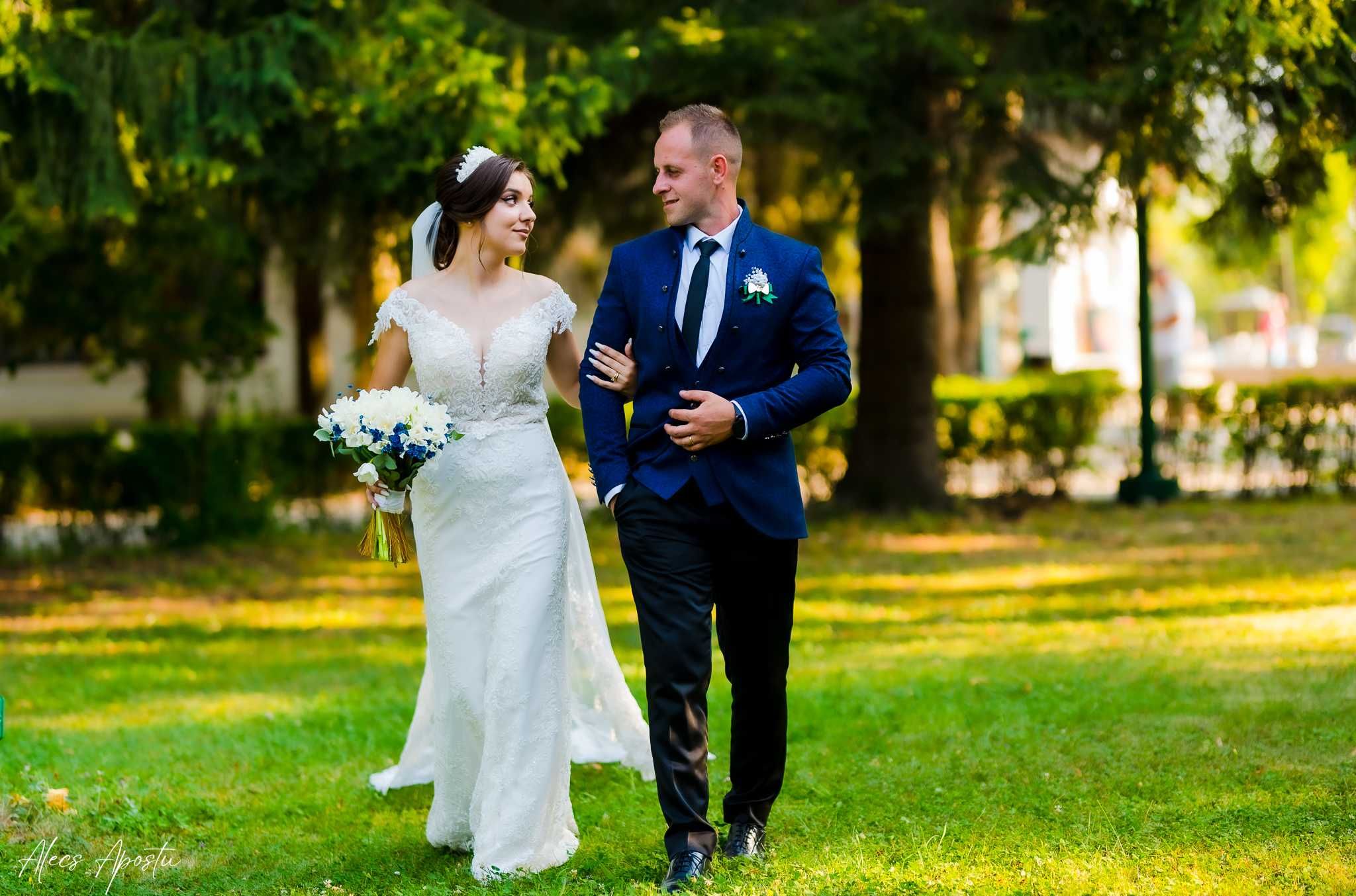 Vand rochie de mireasa