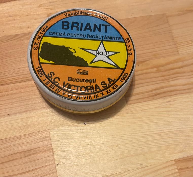 Lot creme de pantofi vechi