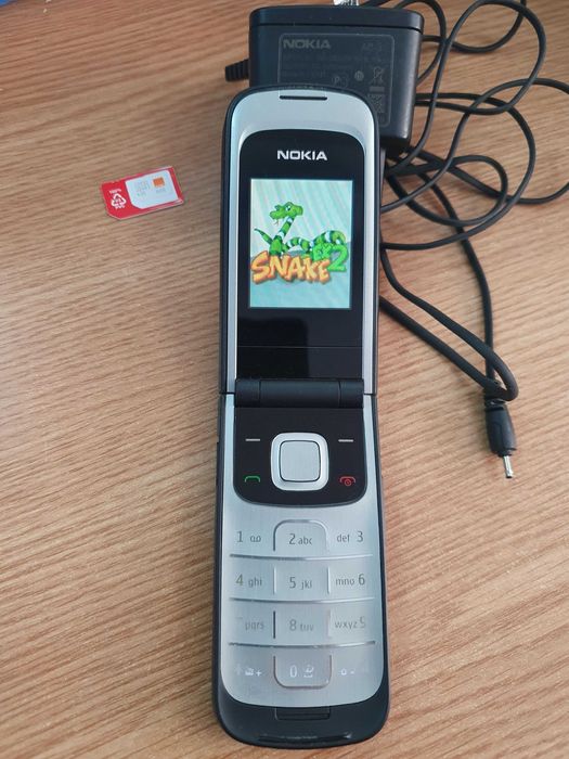Telefon Nokia 2720 clapeta taste butoane necodat seniori ca nou