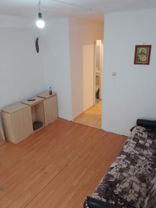 Proprietar vând garsoniera