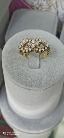 Срочно продается Золотое кольцо с бриллиантами.