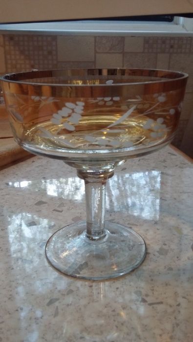 Вазочка для варенья продается