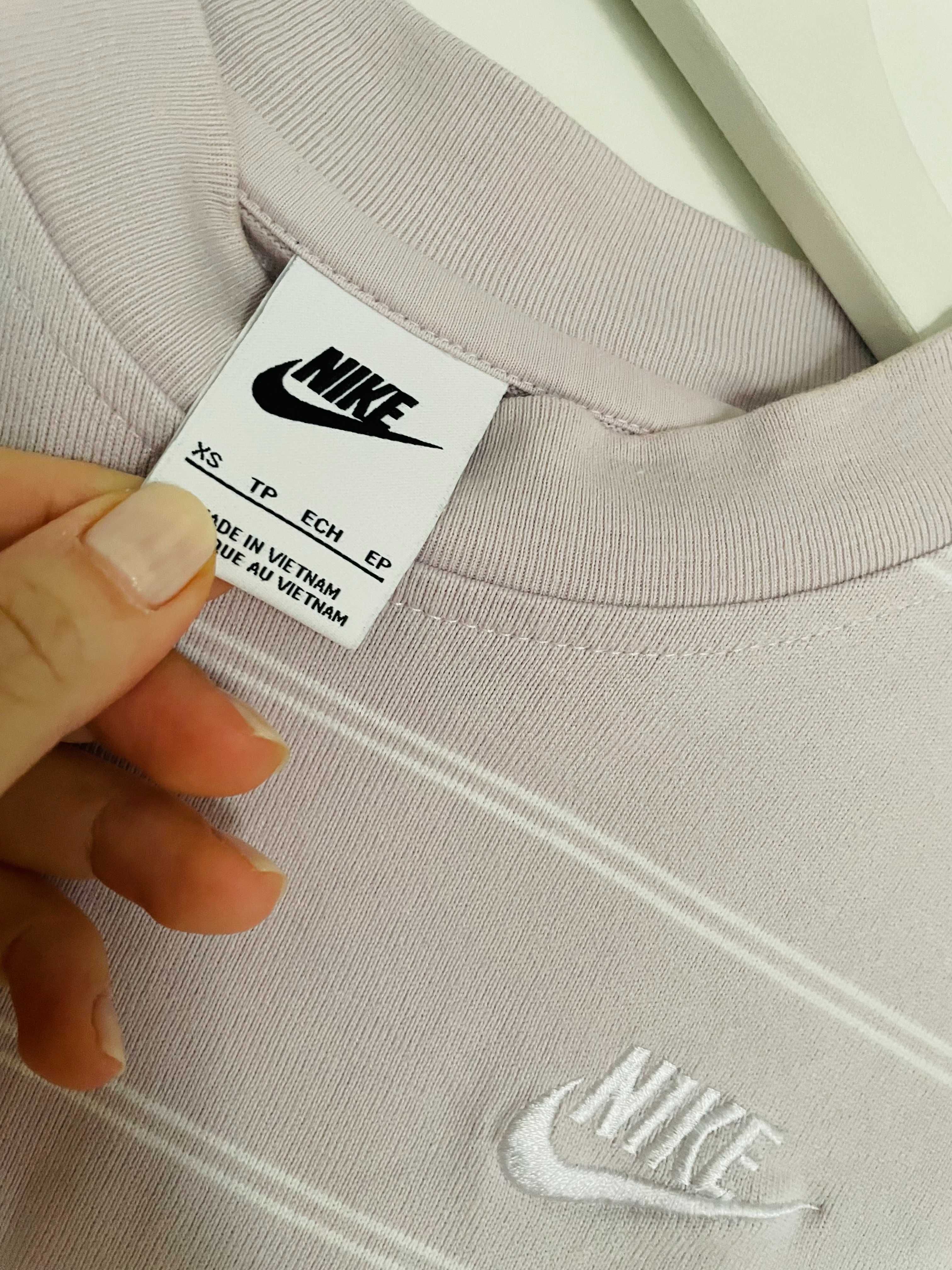 Hanorac / bluza bumbac Nike ca noua lejera superba lila XS/S