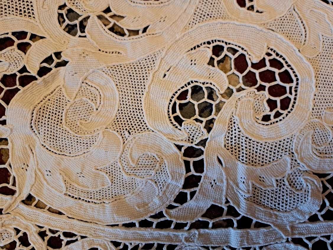 Fata de masa  - macrame, diametru 130cm