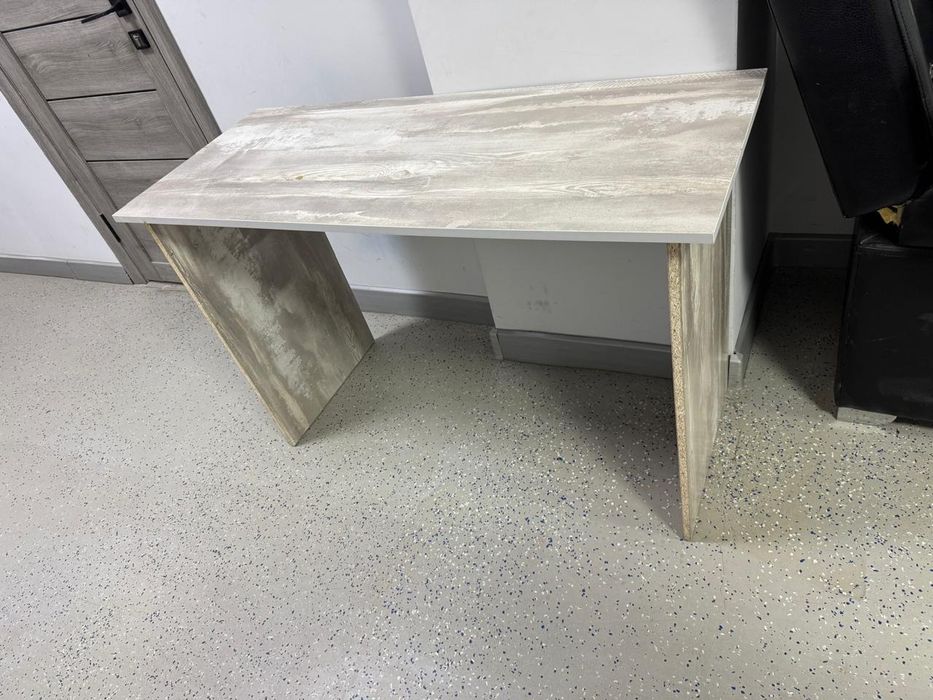 Продаётся офисные столы стулья от 5000 и выше