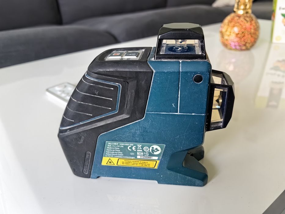 Продавам лазерен нивелир Bosh GLL в перфектно състояние 2-80 P