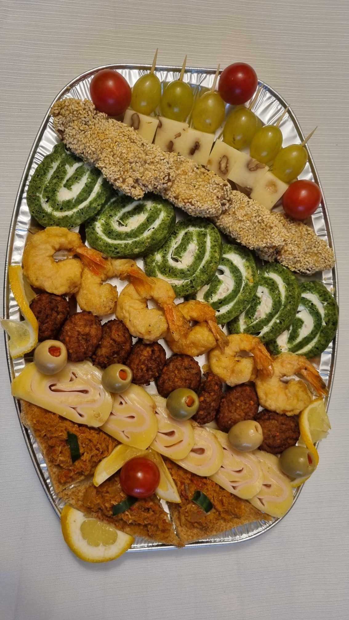 Pachete pomeniri,praznice,platouri evenimente,aperitive,cozonaci,pască