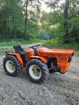 Tractoras articulat