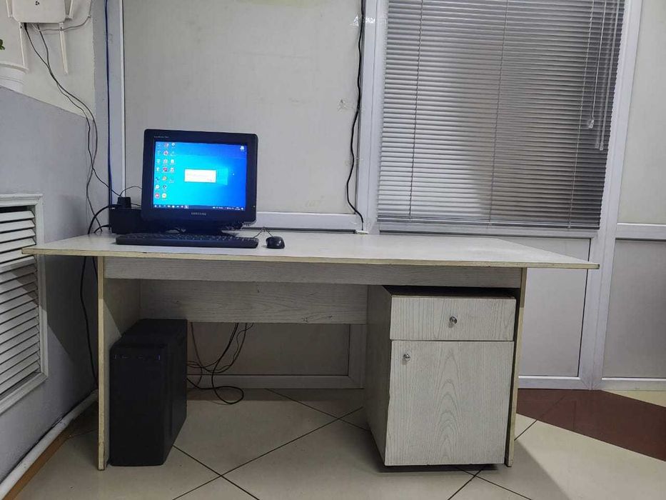 стол офисный компьютерный