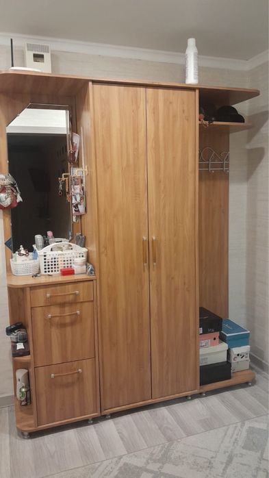 Продам прихожую дубовый