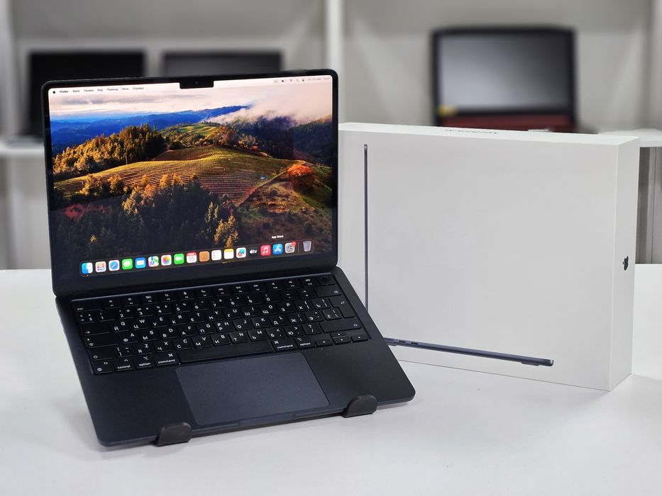 Шикарный ноутбук MacBook Air 13 2022 -  13.6 2K/Apple M2/8GB/256GB