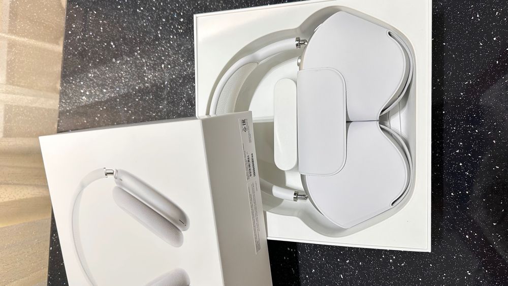 Airpods Max silver