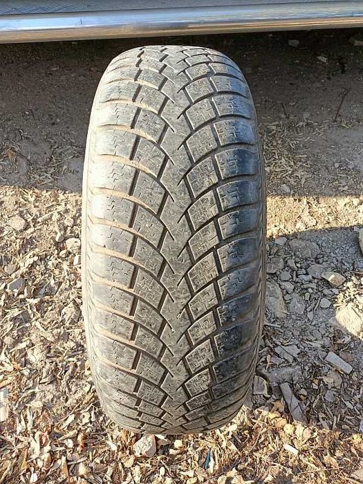 ОДНА шина 195/65 R15 - "Nokian Hakkapeliitta NRW", всесезонная.
