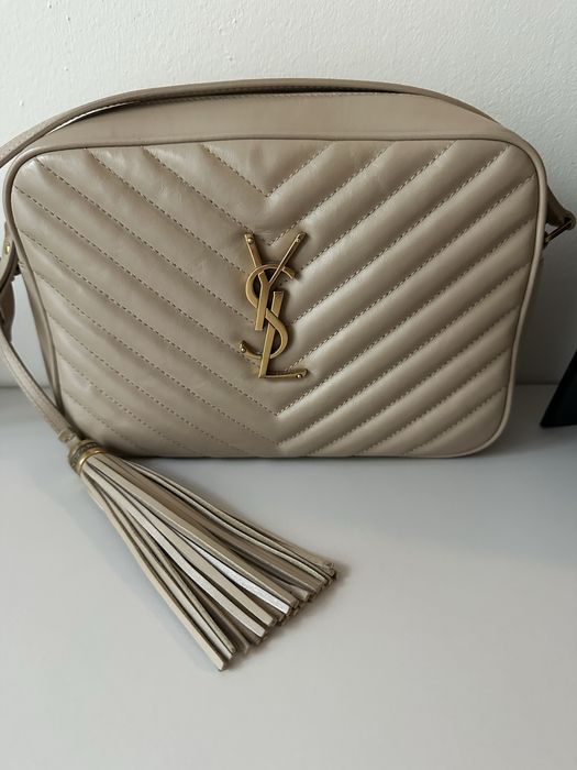 Чанта на марката YSL