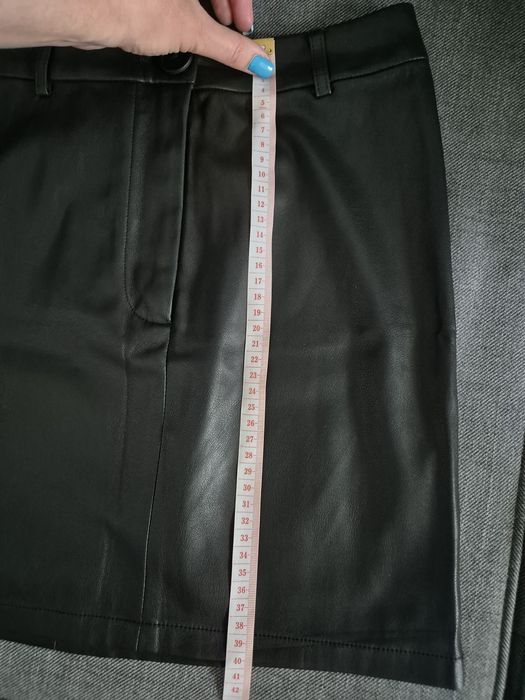 Fusta noua cu eticheta imitație piele neagra scurta măsură S