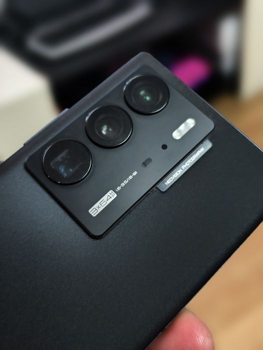 Vând sau Schimb Zte AXON 40 ULTRA