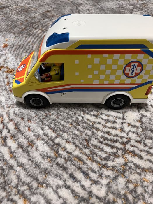 Ambulanță playmobil si rulotă playmobil