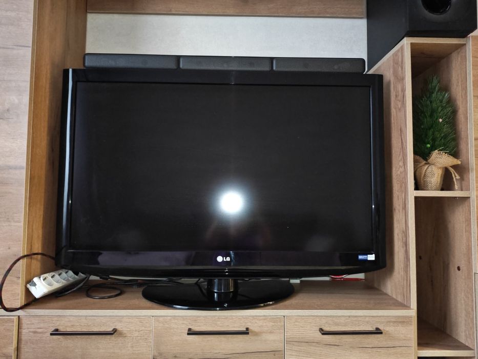 Телевизор большой