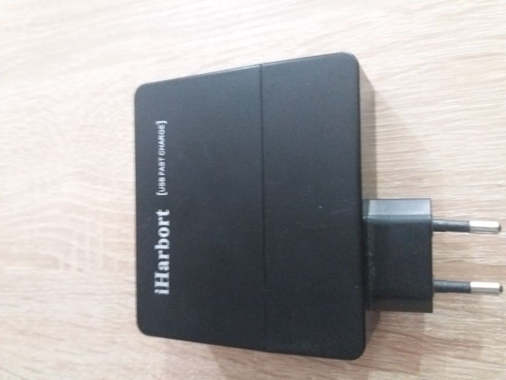 Încărcător priză usb