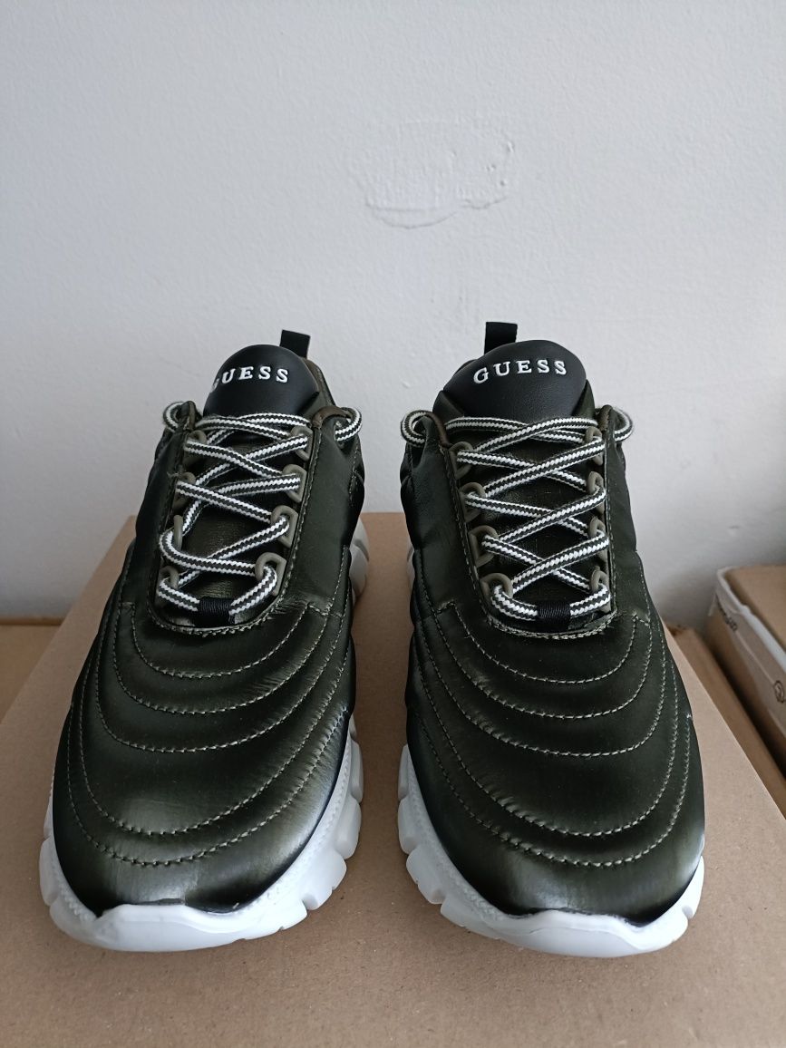 Сникърси Guess номер 39 код 31A
