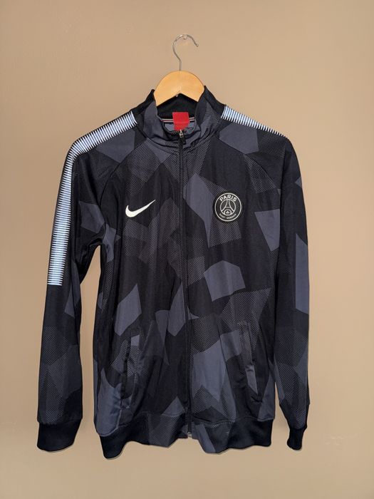 Горнище Найк и горнище Адидас