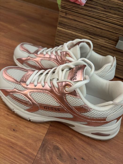 Маратонки Guess дамски