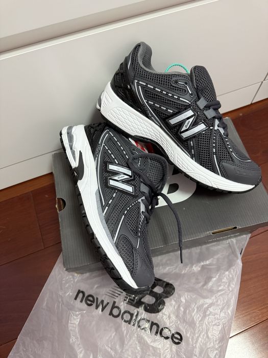 Дамски спортни маратонки NB