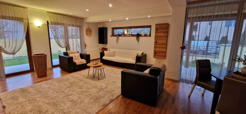 Proprietar -Inchiriez casa 250 mp,3 dormitoare,garaj,curte .