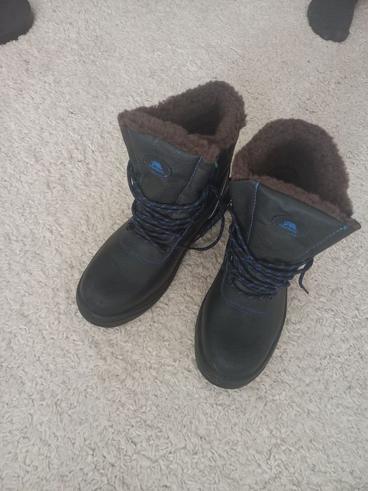 Продам новую зимнюю спецобувь