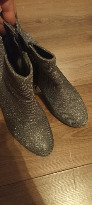 Botine cu toc glezna argintii