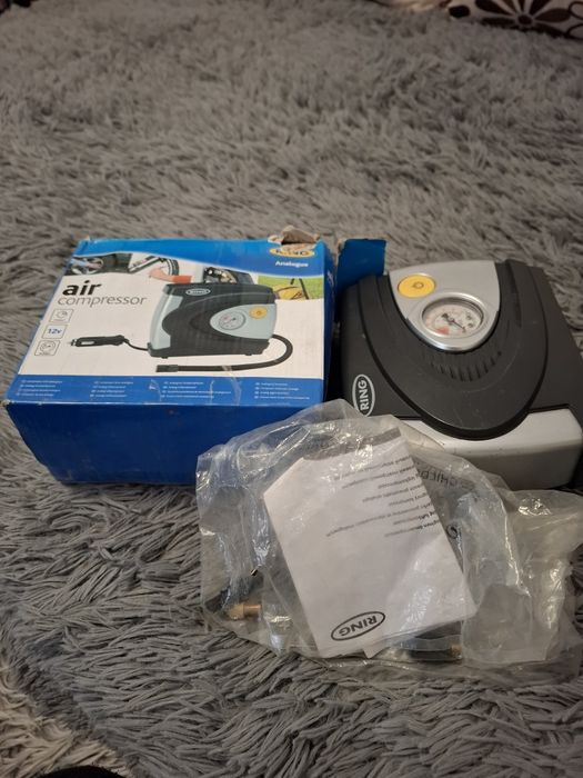 Vând compresor auto.