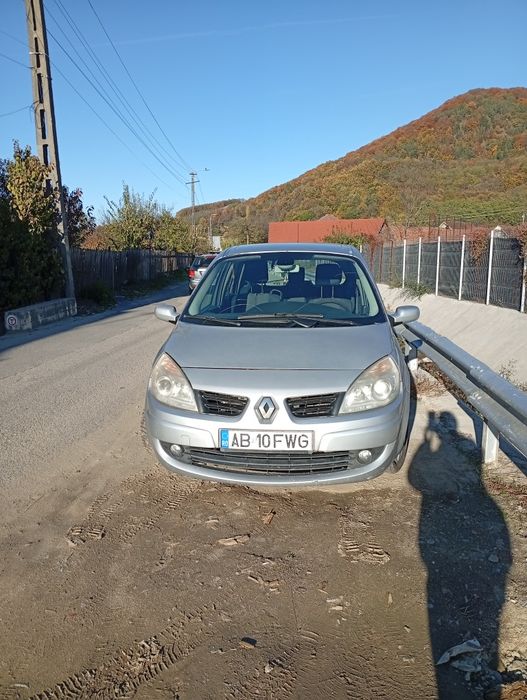 Vând Renault Scenic